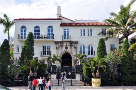 villa miami beach gianni versace|where did gianni versace live.